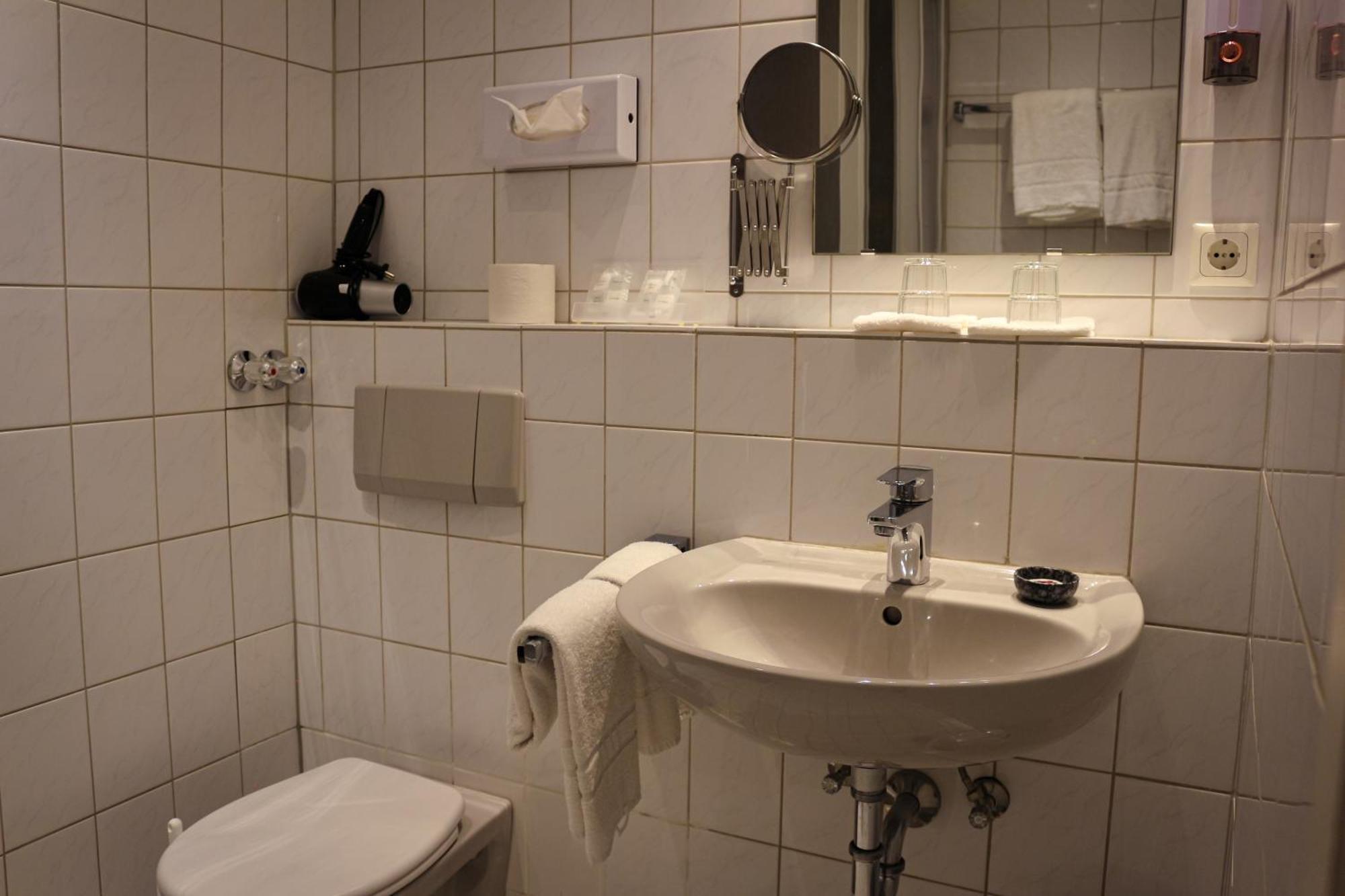 Rheinhotel Schulz อุนเคล ภายนอก รูปภาพ